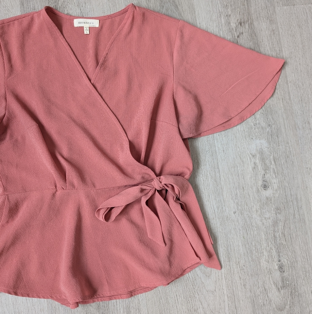 Monteau Casual Everyday Dusty Rose Flutter Sleeve Wrap Peplum Women's Top Size L - Picture 4 of 7